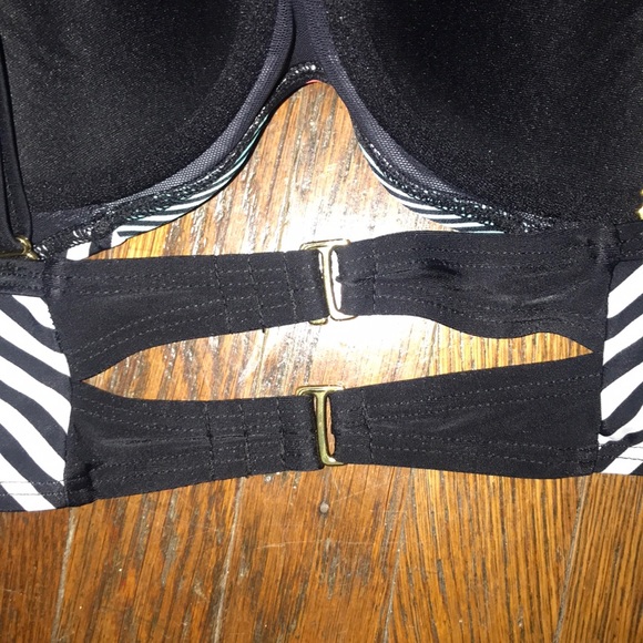 Swimsuits for All - Ashley Graham - Picture 3 of 4